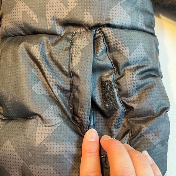 Xersion Kids Black Puffer Coat Attached Hood Size Small - Picture 2 of 11